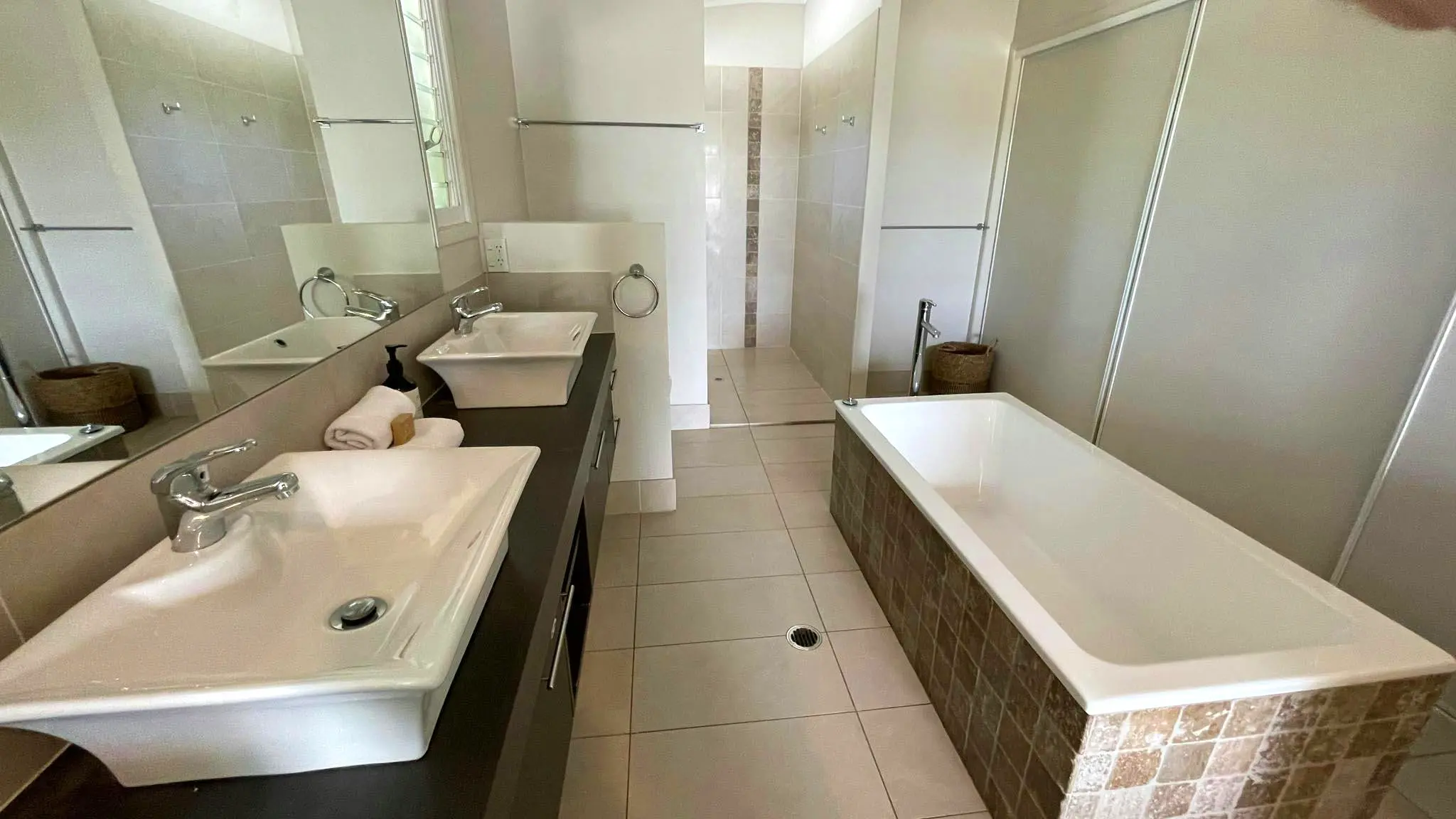 Banksia_Beach_House_2