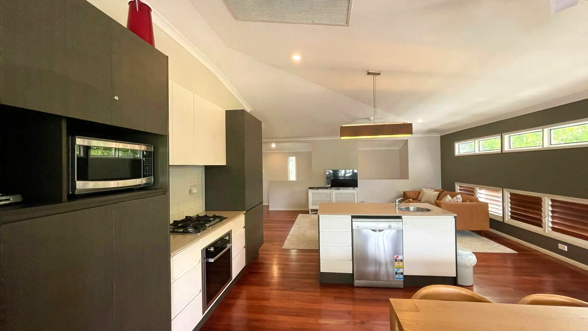 Banksia_Beach_House_4