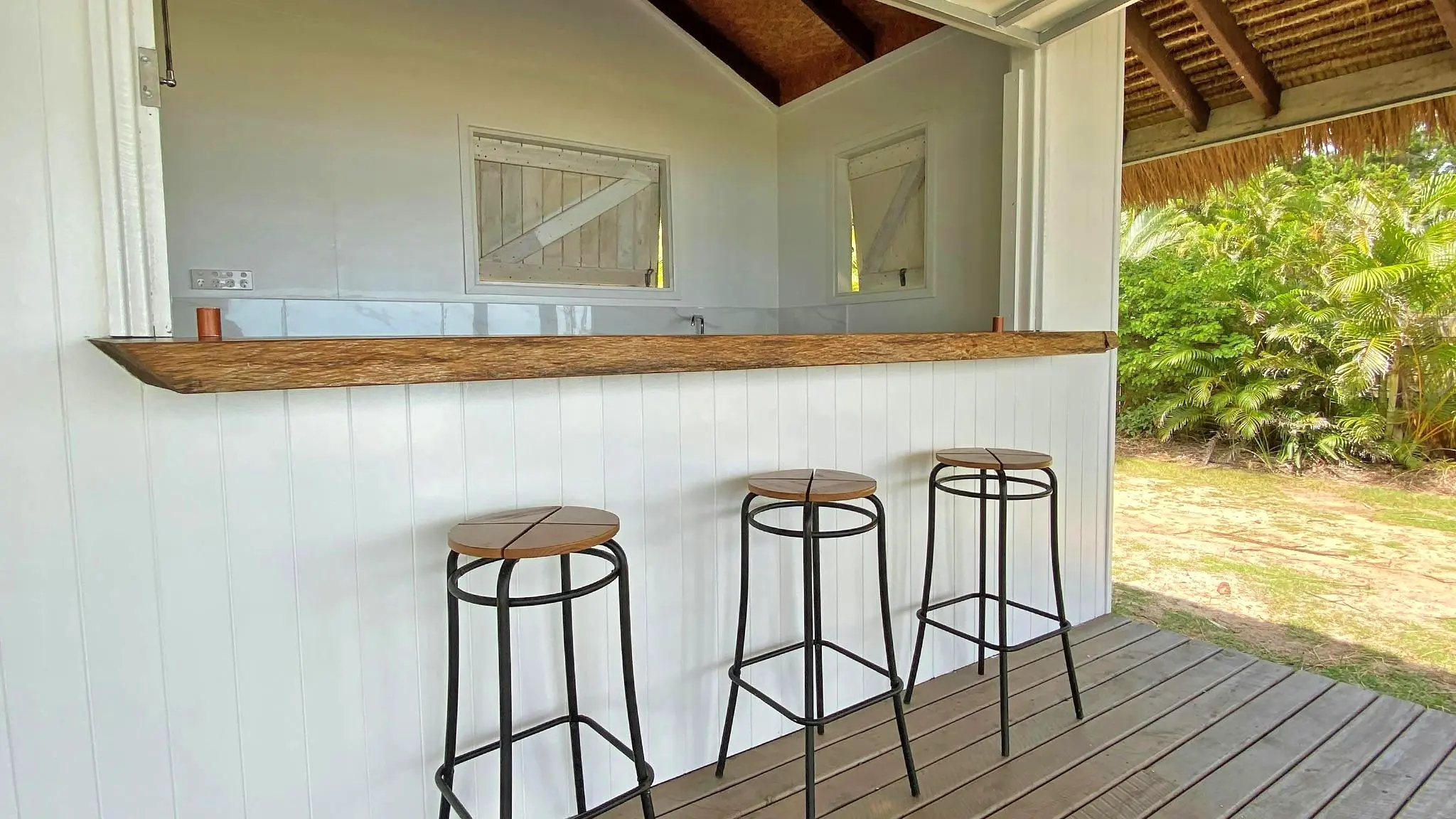 Belles_on_Ballow_Lorikeet_Lodge_3