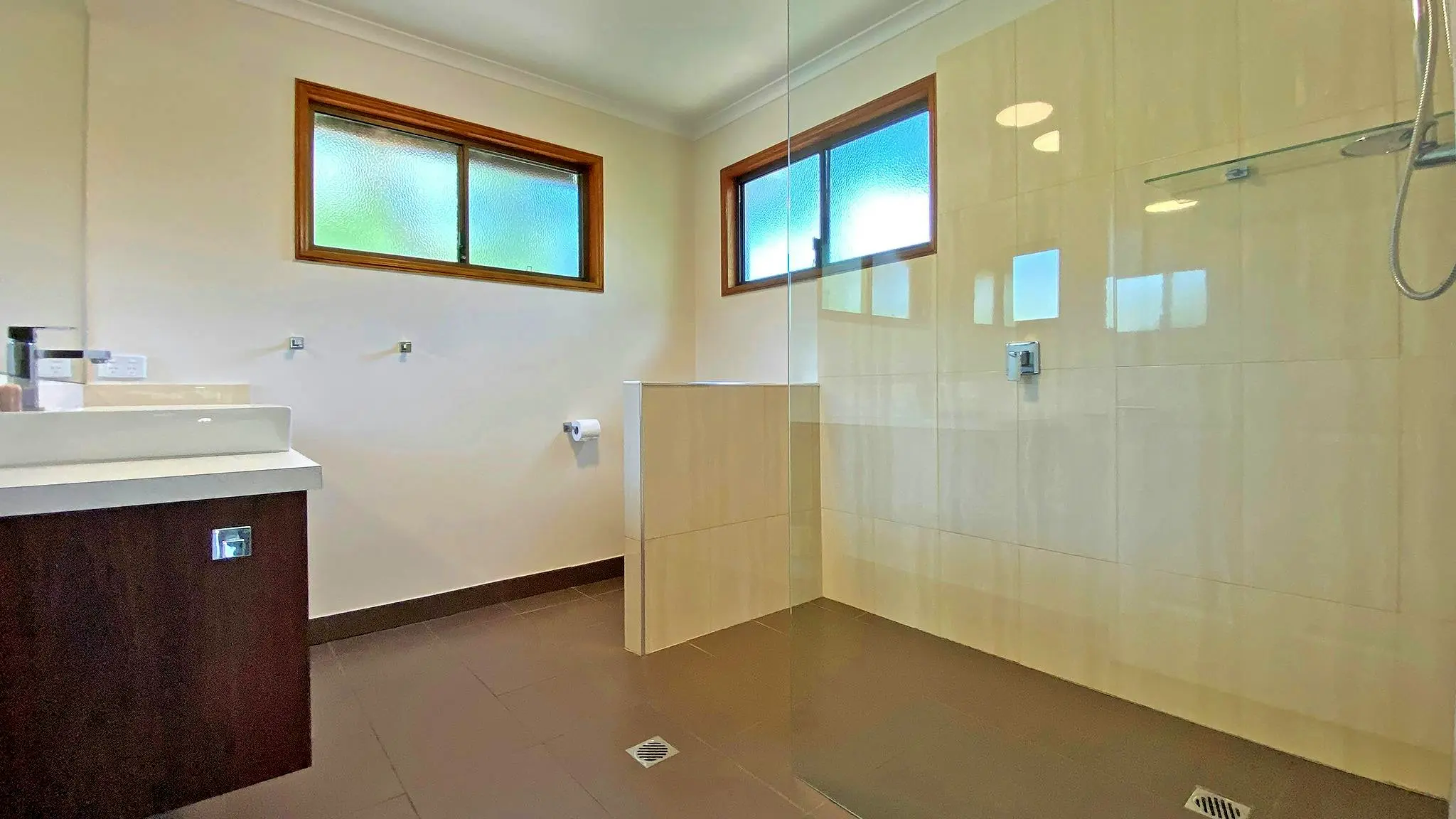 Belles_on_Ballow_Lorikeet_Lodge_4