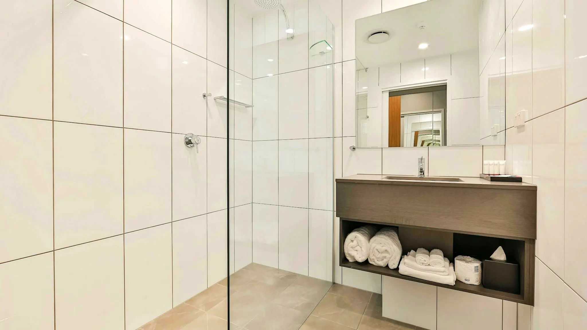 Best_Western_Plus_North_Lakes_Hotel_1