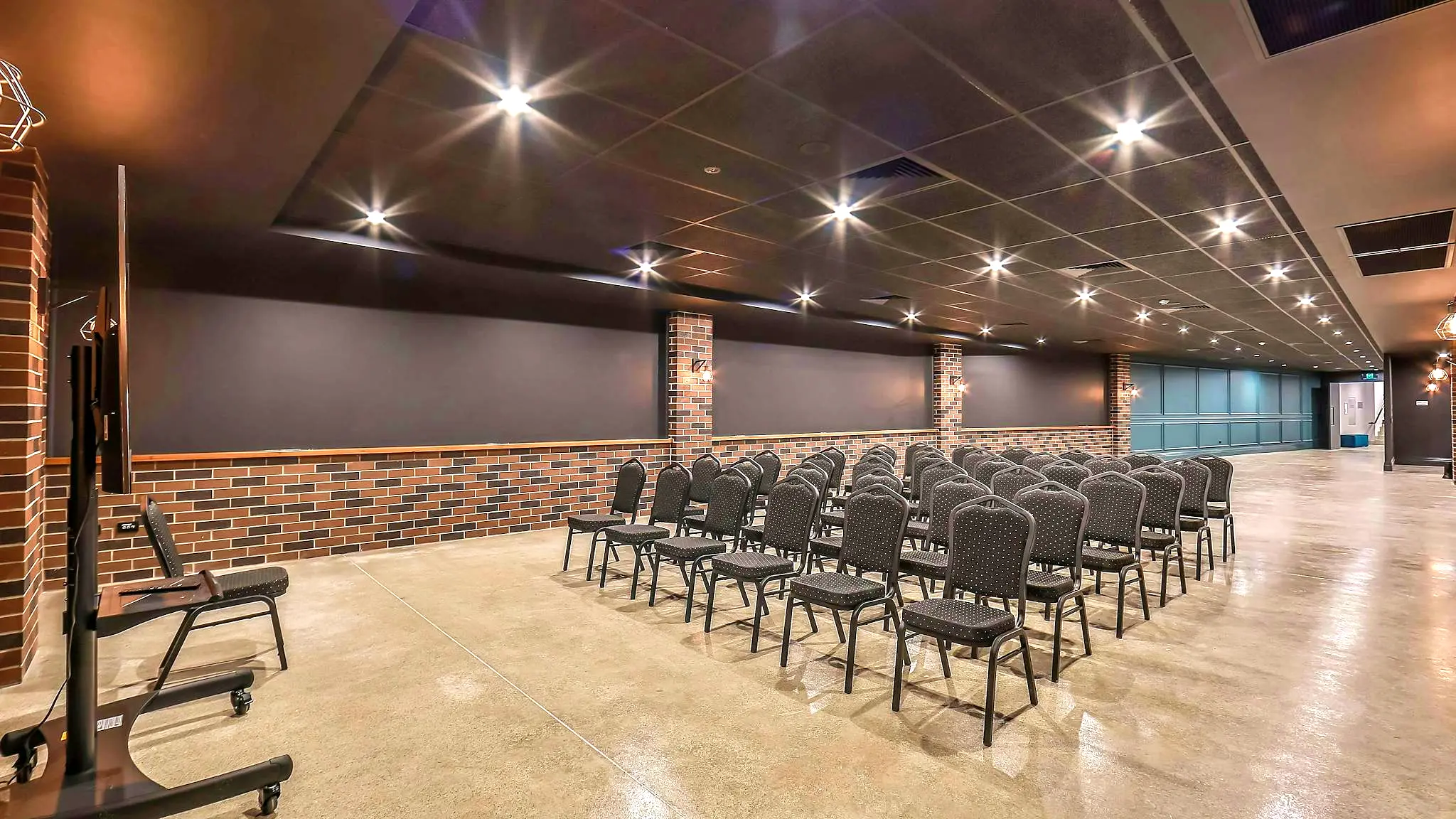 Best_Western_Plus_North_Lakes_Hotel_3