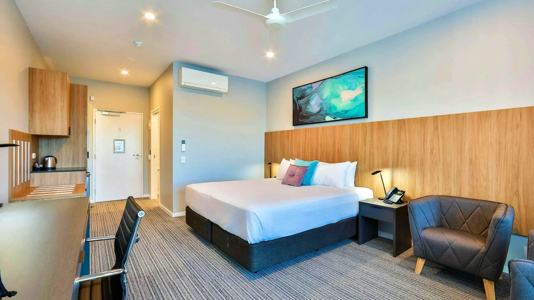 Best_Western_Plus_North_Lakes_Hotel_9
