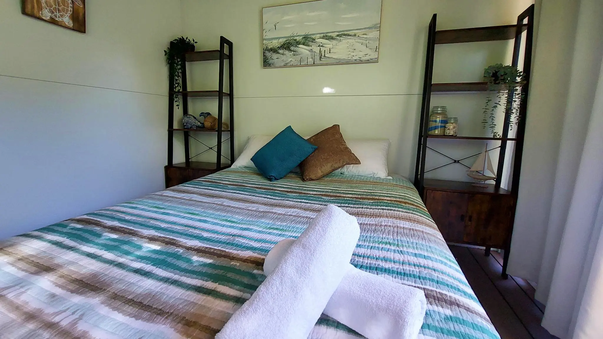 Castaways_Moreton_Island_2