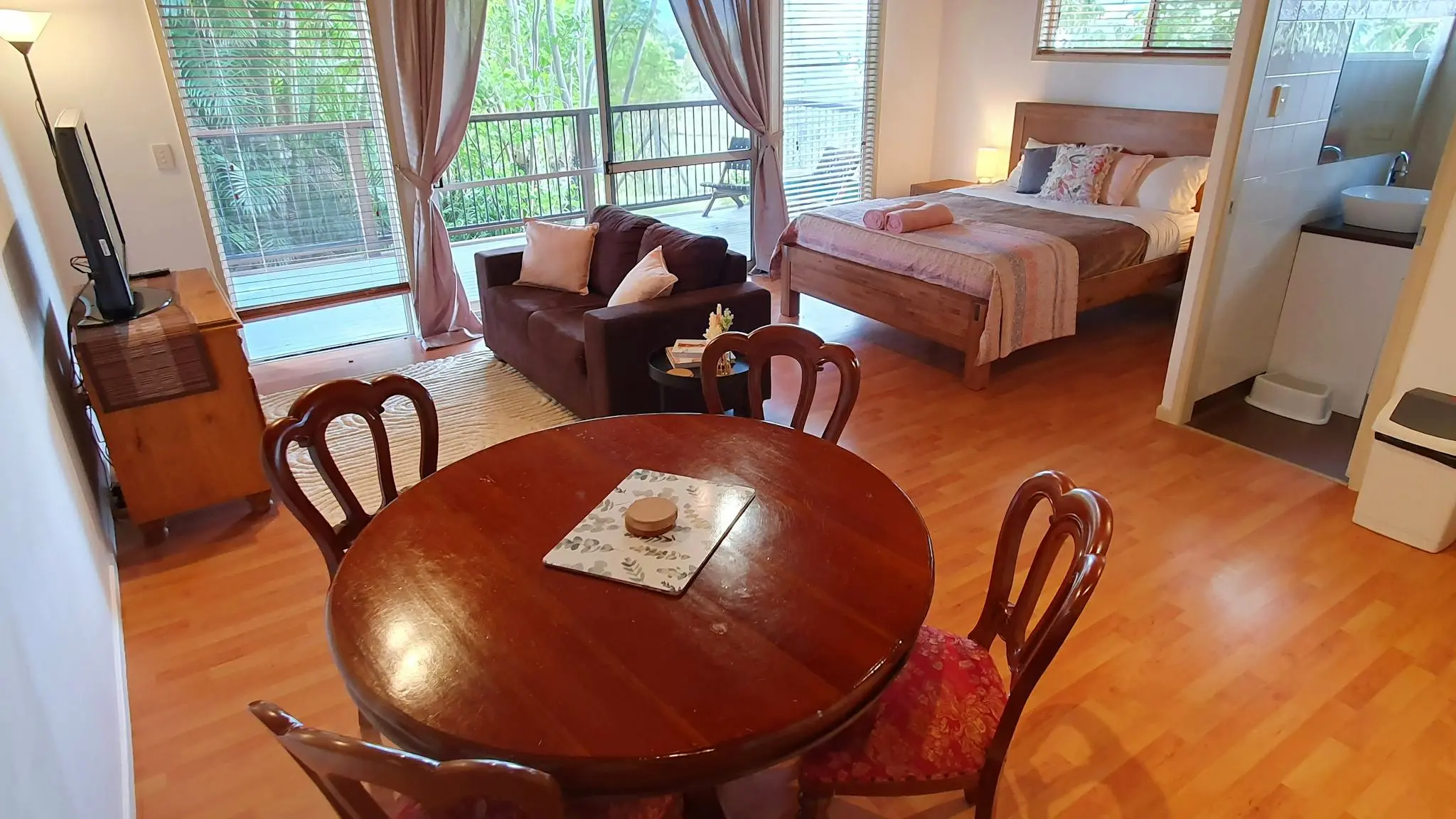 Clandulla_Cottages_&_Farmstay_1