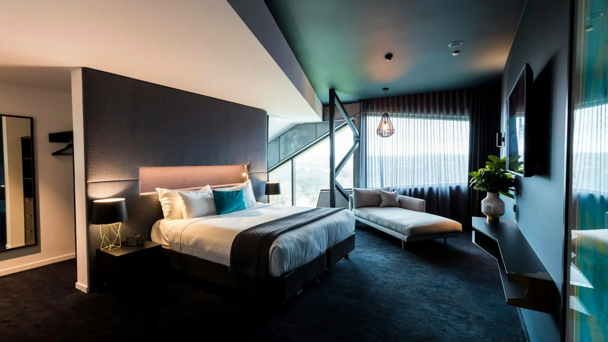 Eatons_Hill_Hotel_5