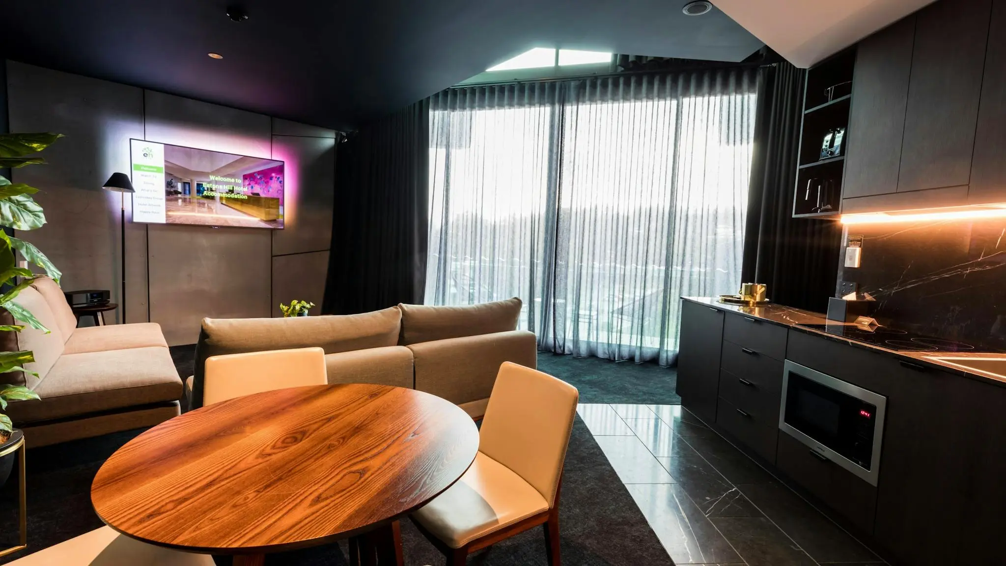 Eatons_Hill_Hotel_6