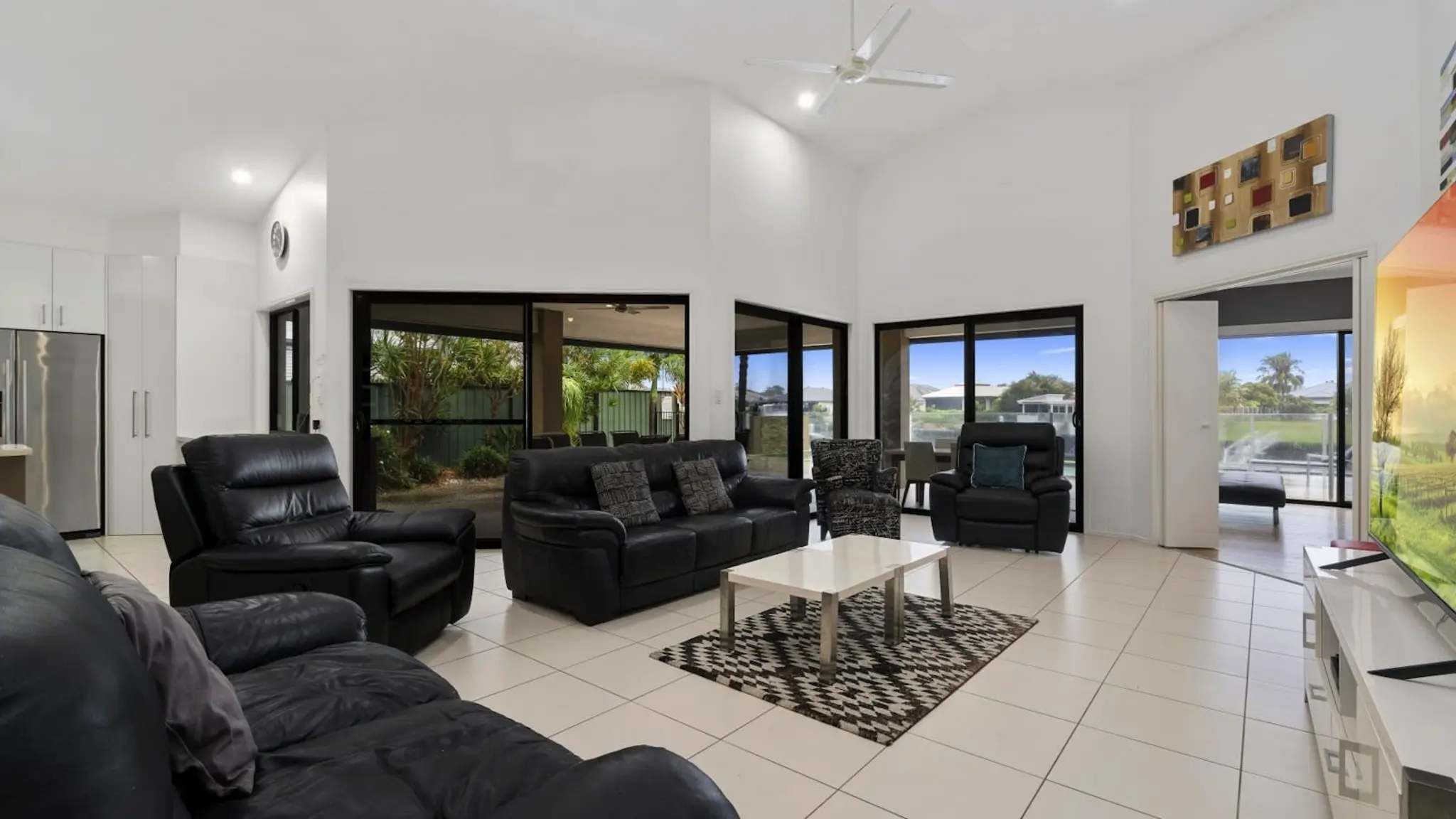 Executive_Canal_Home_5