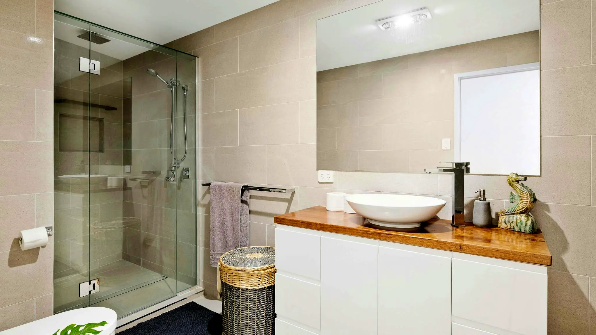 High_End_Apartment_In_Town_Centre_4