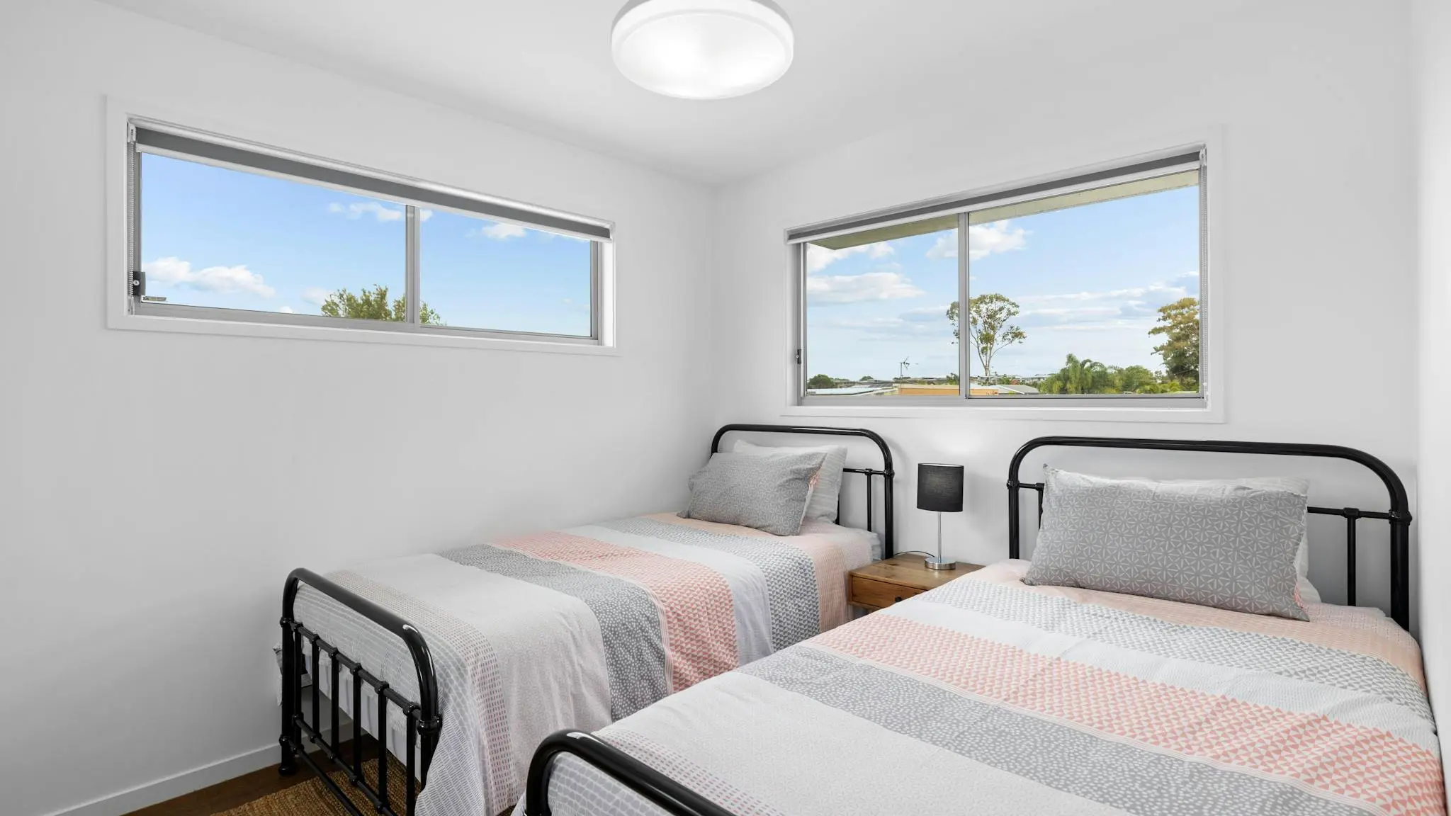 Modern_Pet_Friendly_Family_Retreat_6