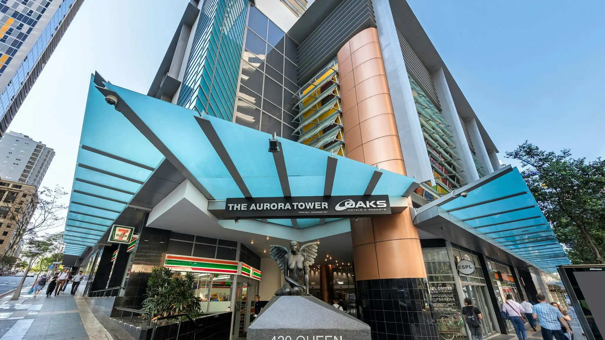 Oaks_Brisbane_Aurora_Suites_1