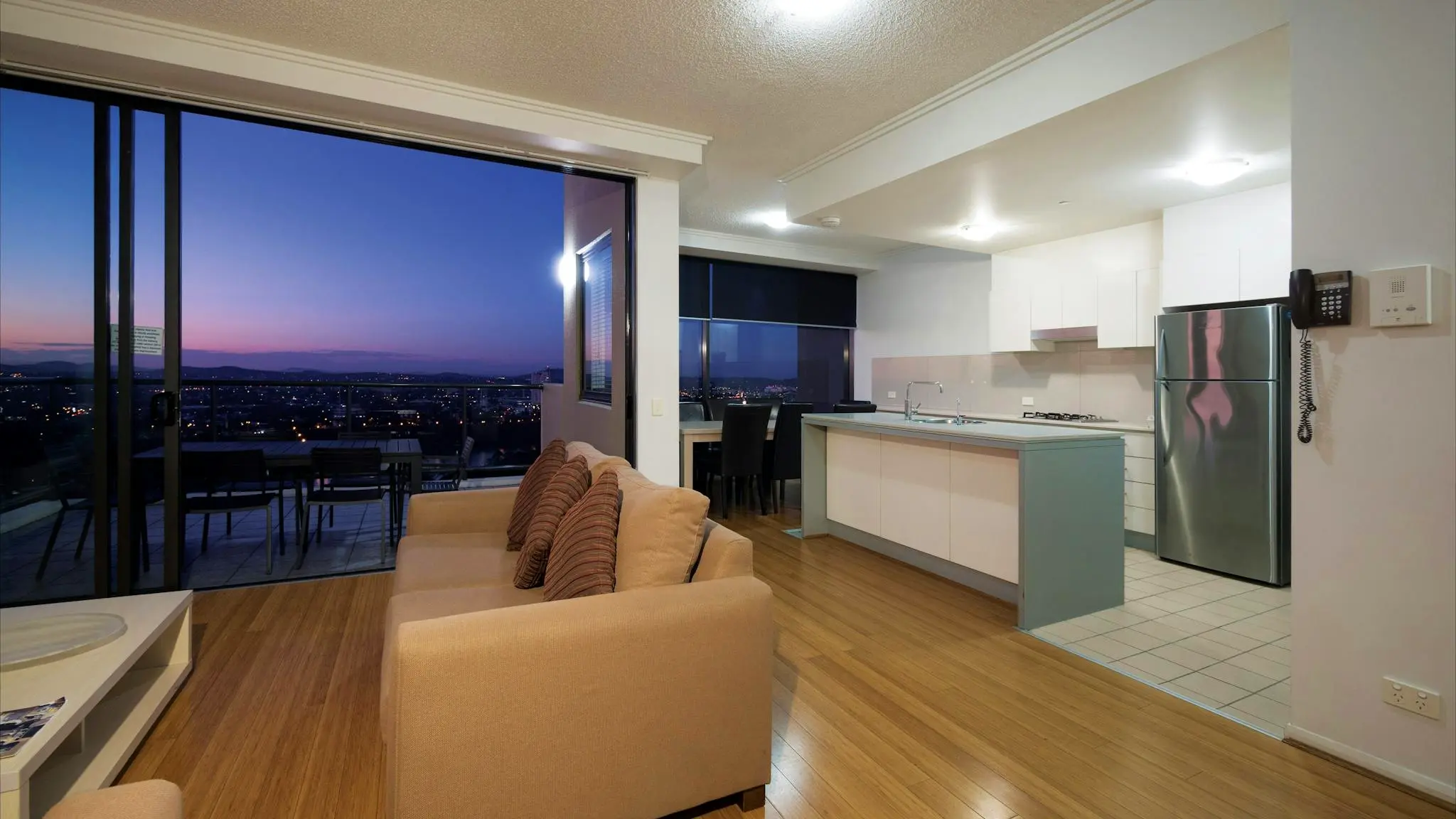 Oaks_Brisbane_on_Margaret_Suites_2