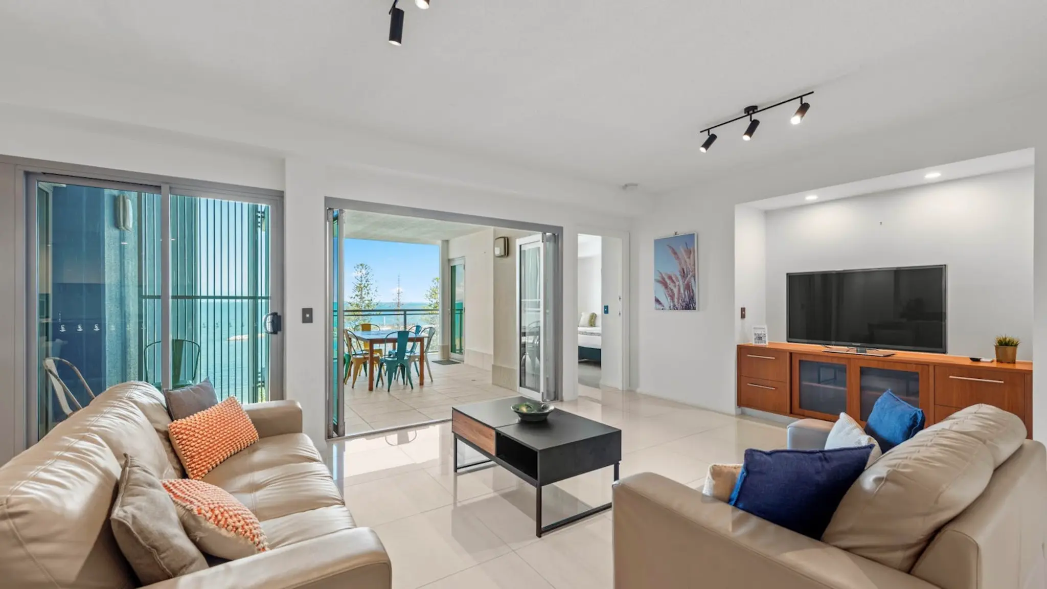 Proximity_Waterfront_Apartments_1
