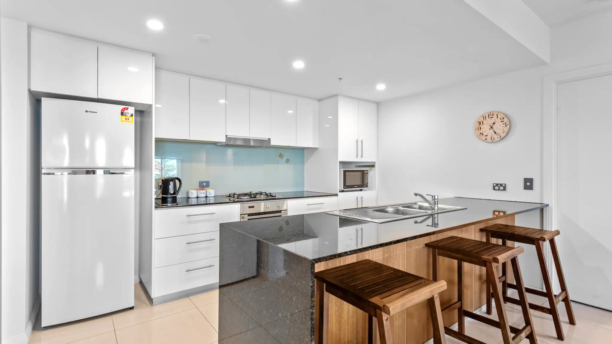 Proximity_Waterfront_Apartments_2