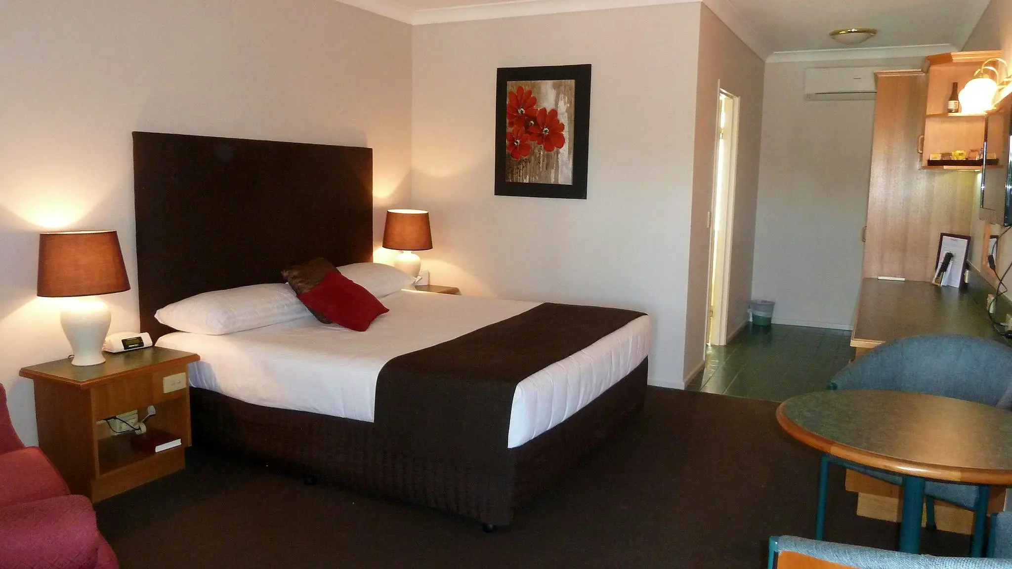 Puffers_Inn_Logan_Motel_6