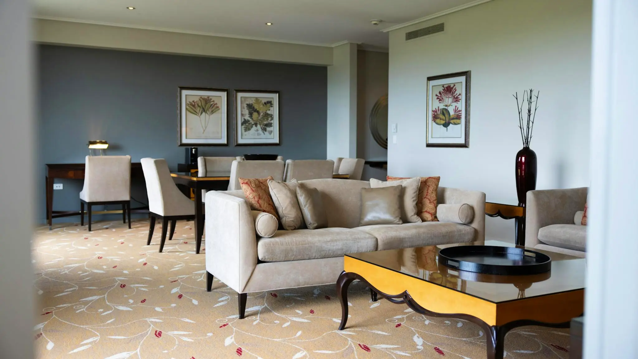 Royal_On_The_Park_Hotel_and_Suites_5