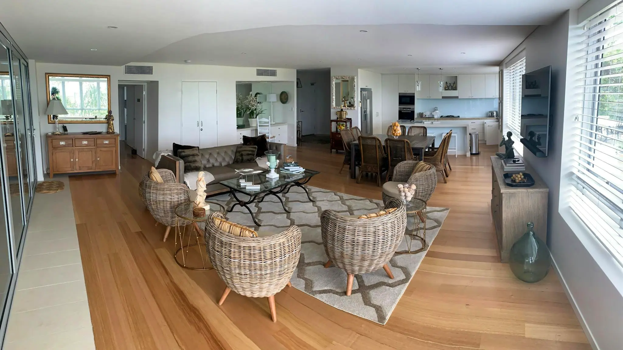 The_Beach_Hotel_Stradbroke_Island_1